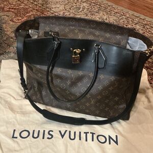NWOT Louis Vuitton Black and Brown Monogram Carry-on/travel/X-Large Bag